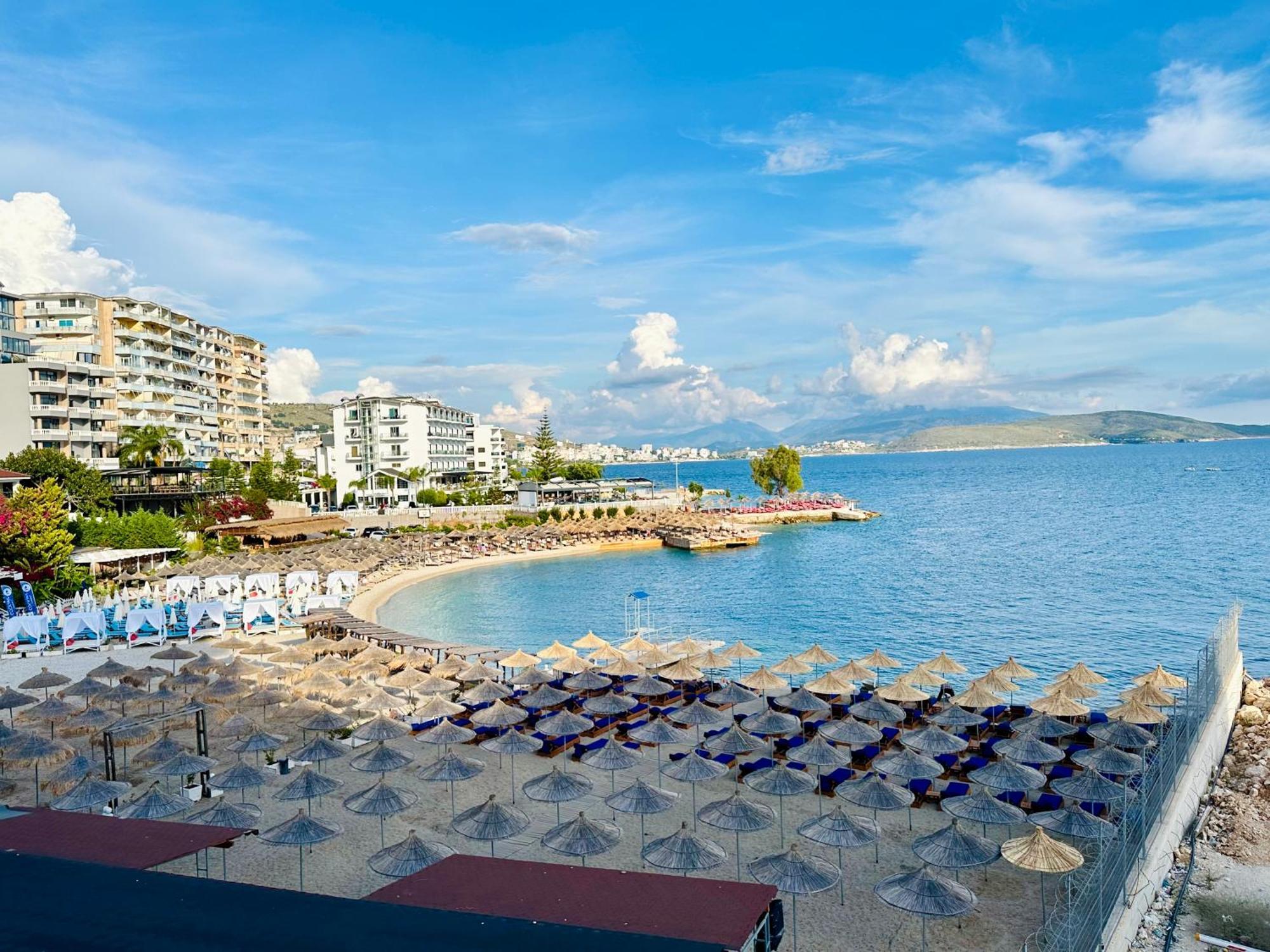 Aqua Apartments Seaview Саранде Екстериор снимка
