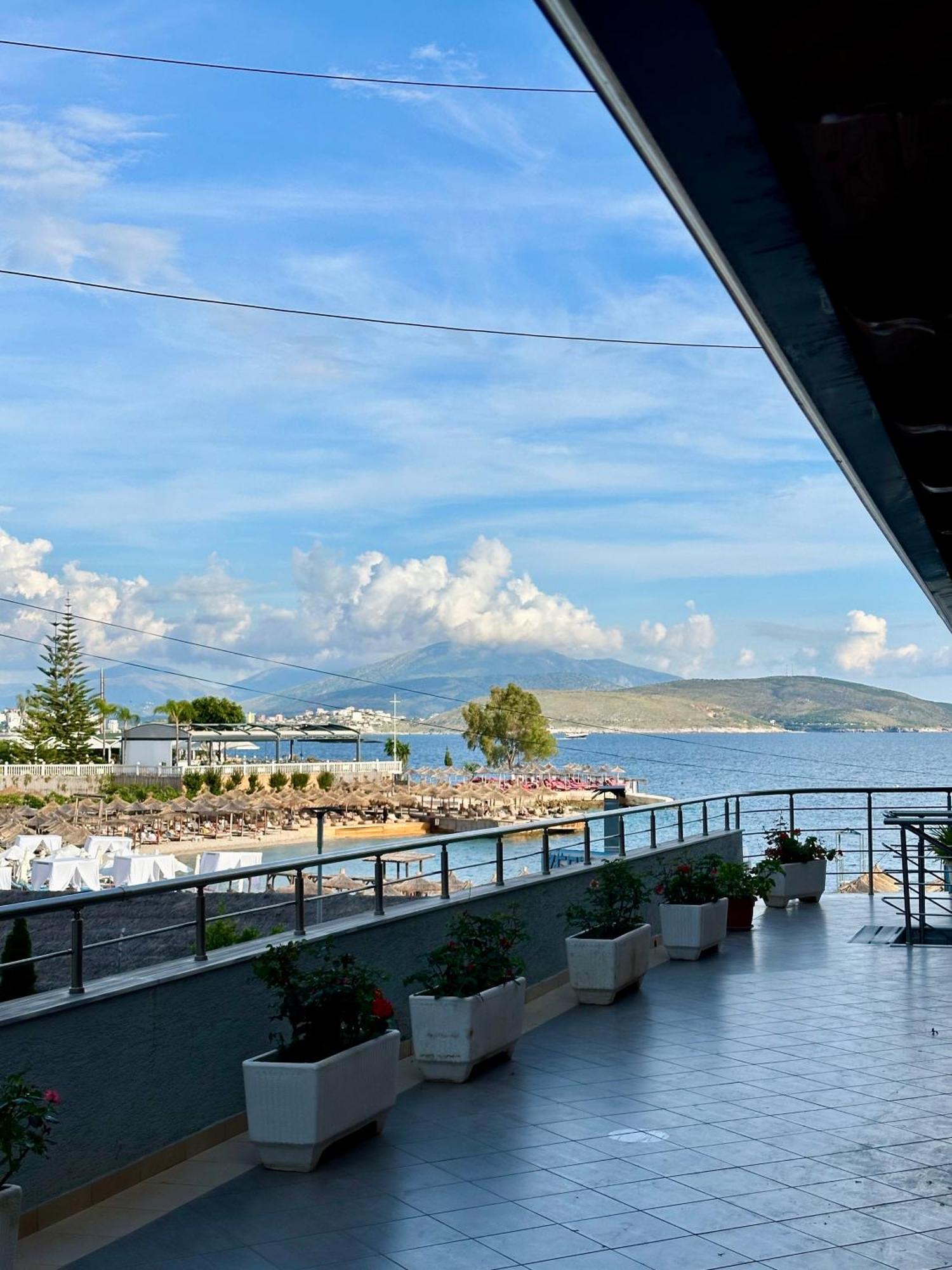 Aqua Apartments Seaview Саранде Екстериор снимка