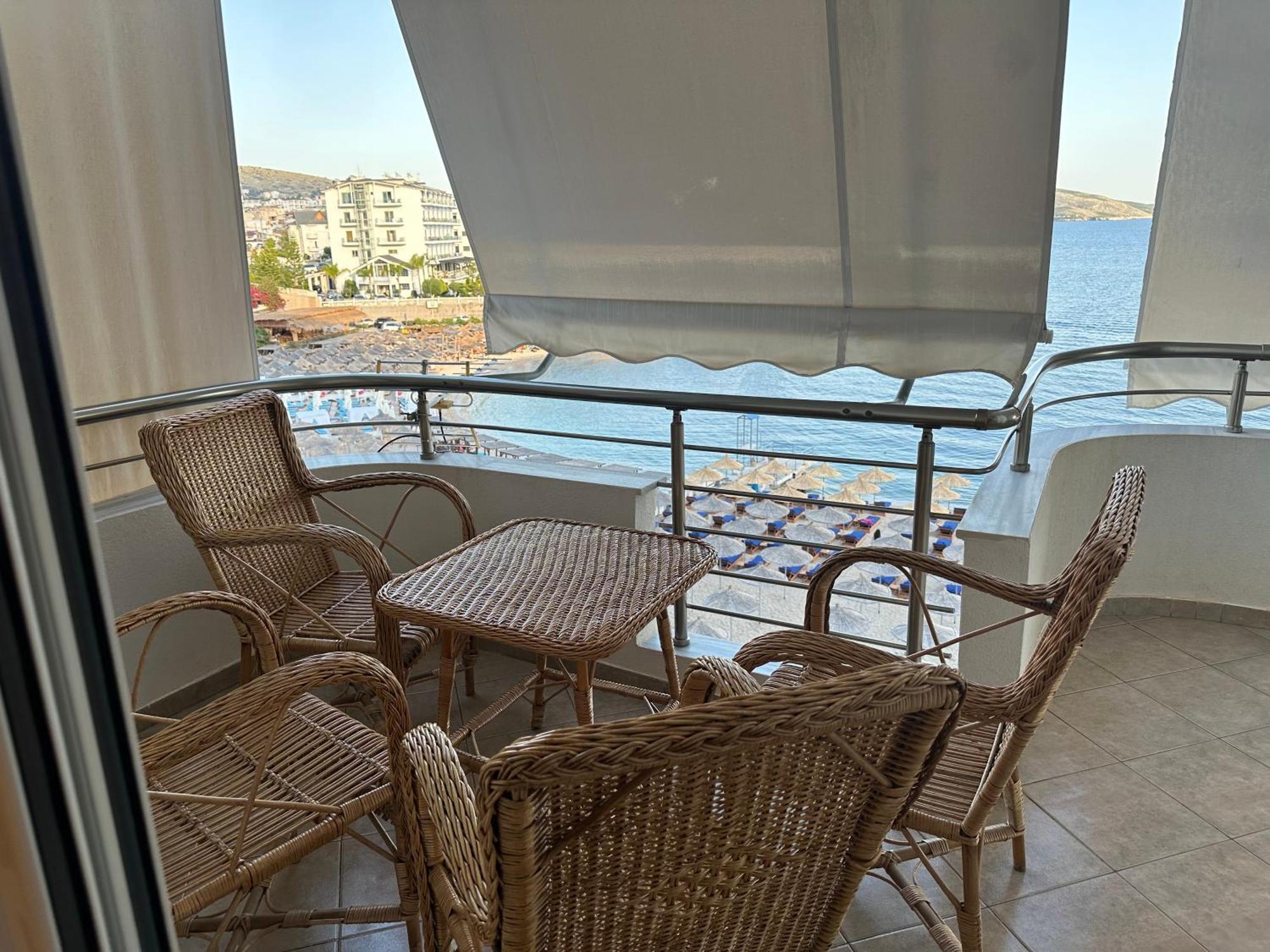 Aqua Apartments Seaview Саранде Екстериор снимка