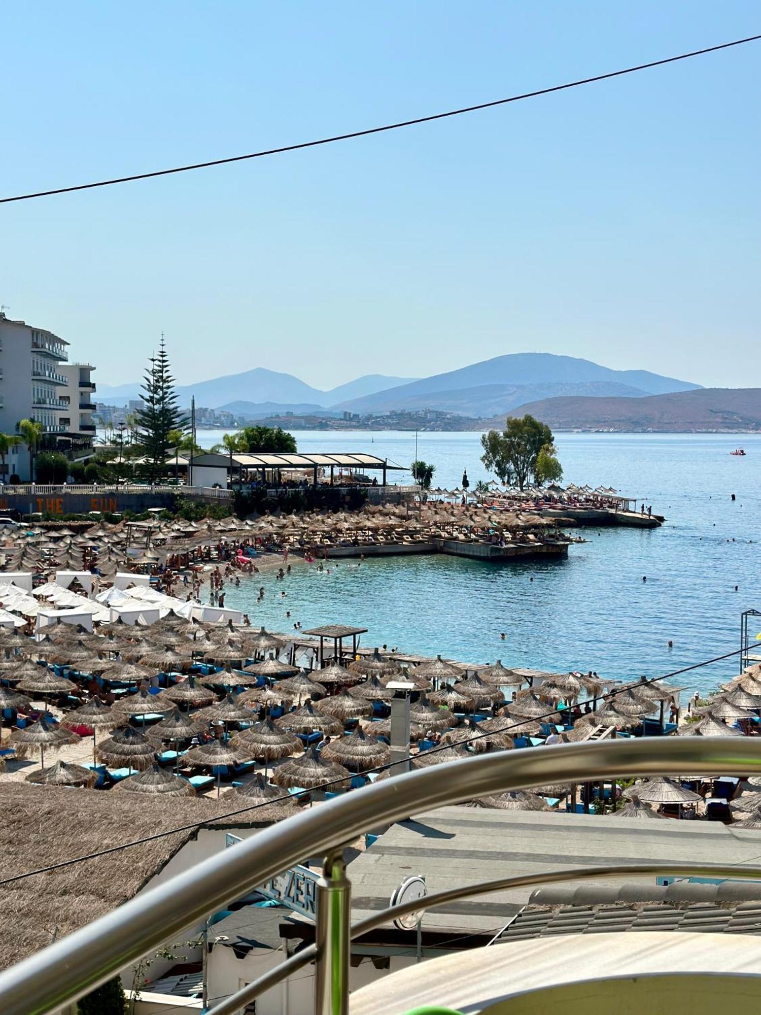 Aqua Apartments Seaview Саранде Екстериор снимка